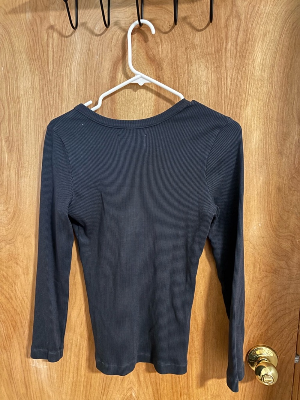 Varra Henley from Citizens of Humanity In Mineral Navy size Medium - Picture 5 of 5